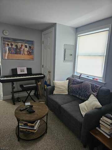 86 Bridge St, Lambertville, NJ 08530