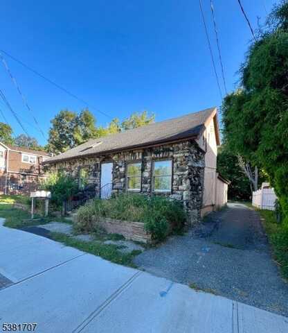 283 Spring St, Newton, NJ 07860