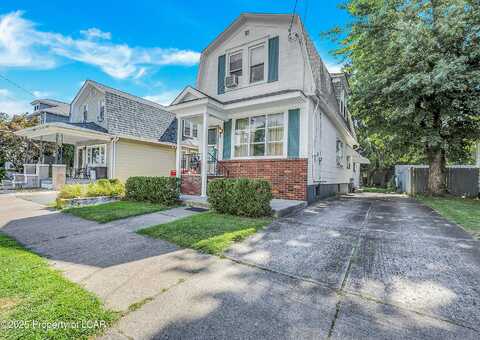 302 Plymouth Avenue, Beach Haven, PA 18702