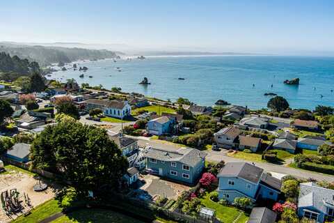 708 Underwood Drive, Trinidad, CA 95570