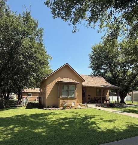 1020 Topeka St, Larned, KS 67550