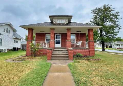 1311 Allen St, Hays, KS 67601