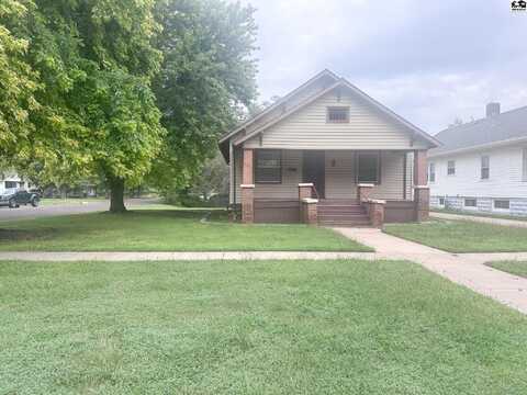 522 W 4th St, Pratt, KS 67124