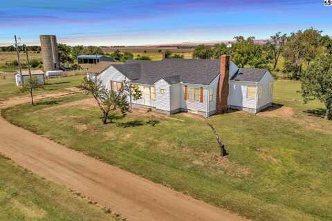 207 S Bone Springs Rd, Abbyville, KS 67510