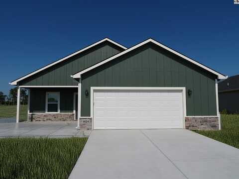 1024 Spring Creek Rd, McPherson, KS 67460