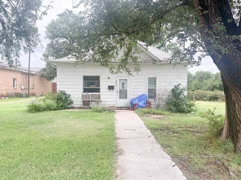 607 N Jackson St, Pratt, KS 67124