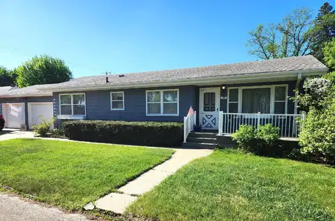 305 1st St SE, De Smet, SD 57231
