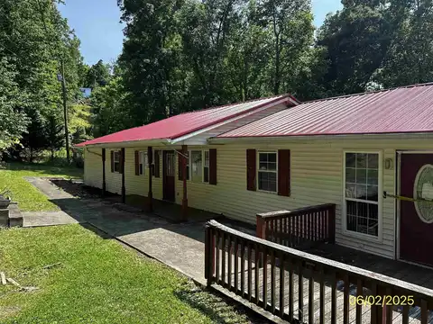 4790 Doss Hill Road, Barboursville, WV 25504