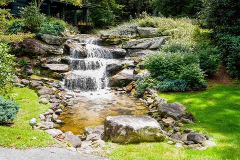 4 Woodland Lane, Highlands, NC 28741