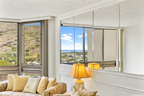 531 Hahaione Street, Honolulu, HI 96825