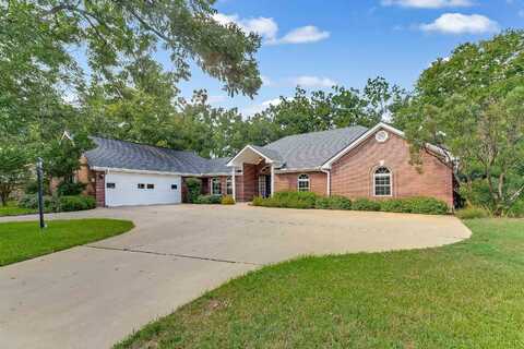300 San Saba Street, Meadowlakes, TX 78654