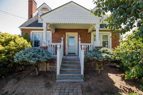 212 N STUART AVE, ELKTON, VA 22827