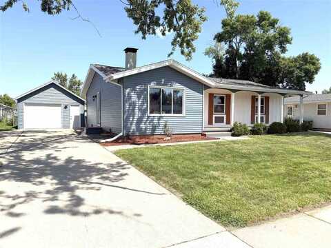 1600 Highview Dr, Marion, IA 52302