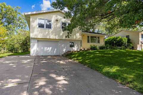 108 Parkview Ct, Tipton, IA 52772