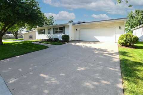 406 Plum St, Solon, IA 52333