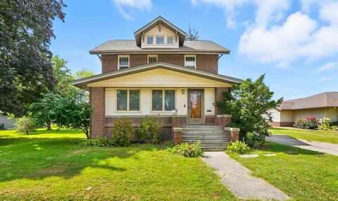 1103 S Iowa, Washington, IA 52353