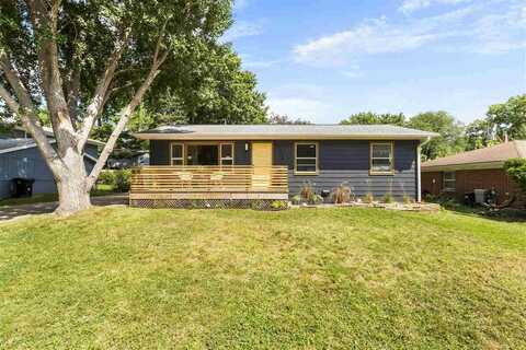 713 14th Ave, Coralville, IA 52241