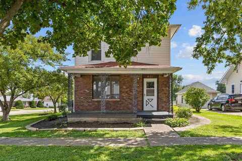 401 7th Ave, Clarence, IA 52216