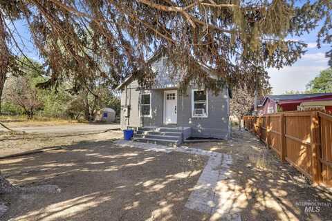 213 N Cedar St, Jerome, ID 83338
