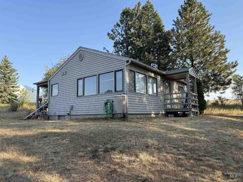 1022 Sincar Ln, Moscow, ID 83843