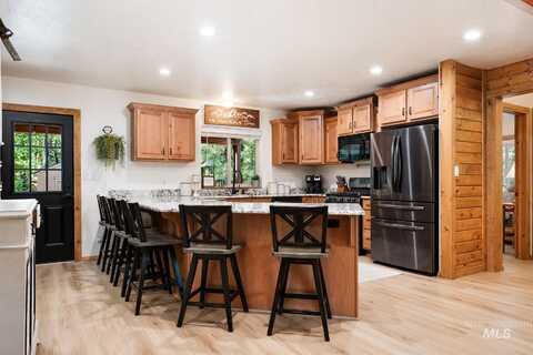 10390 Gamann Drive, Cascade, ID 83611
