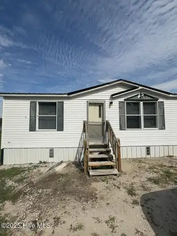2108 Catherine Lake Road, Richlands, NC 28574