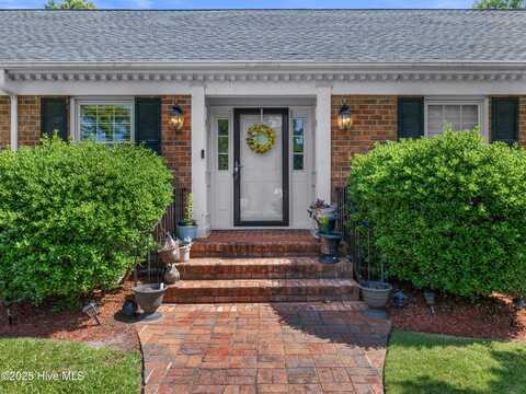 1911 Pawnee Drive, Kinston, NC 28504