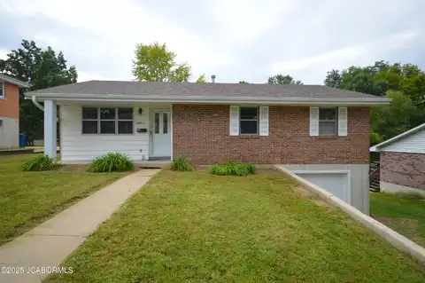 108 S TAYLOR STREET, Jefferson City, MO 65101