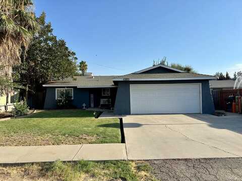 6585 Murphy Avenue, Laton, CA 93242