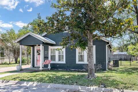 605 Robinson Ave, Kerrville, TX 78028