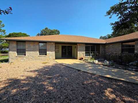 123 Sam Houston Dr, Kerrville, TX 78028