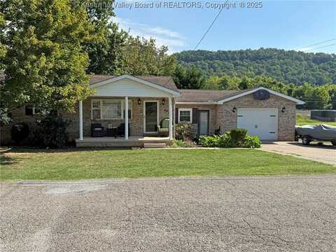 440 1st Avenue N, Hometown, WV 25109