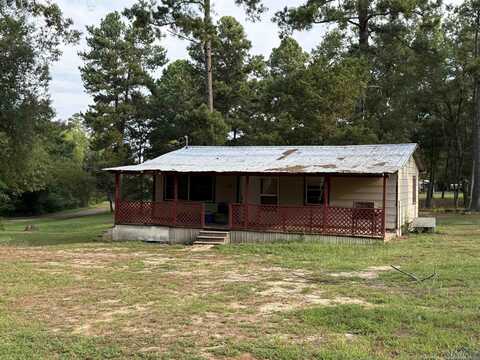 999 Oakridge Dr., Ore City, TX 75683