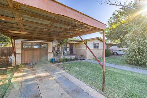 710 W 5th Street, Post, TX 79356
