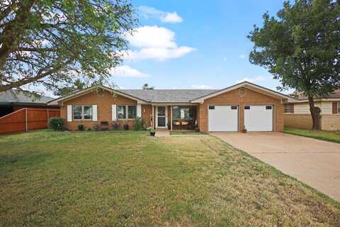 110 Eagle Avenue, Levelland, TX 79336