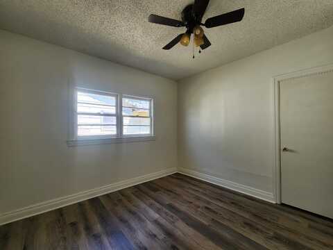 214 E 6th Street, Idalou, TX 79329