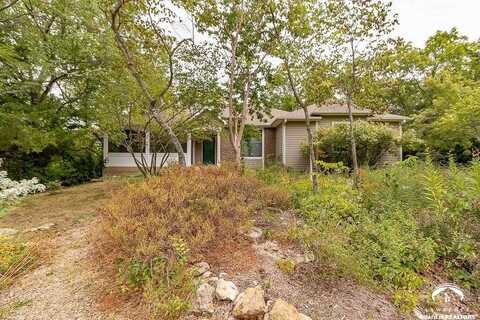 5720 NW Northboro Drive, Topeka, KS 66618