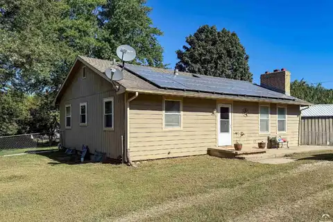 693 E 1450 Road, Lawrence, KS 66046