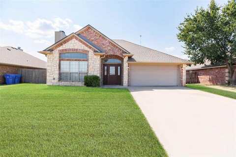 404 N Mountain Meadow Dr, Cache, OK 73527