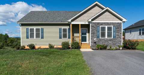290 Thoroughbred Cir, Lexington, VA 24450