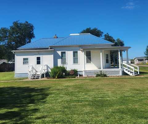 303 Main Ave, Lesterville, SD 57040