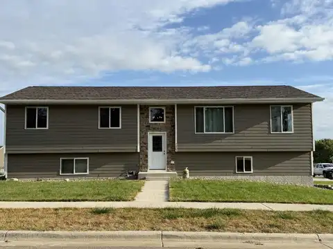 1403 Millie Lane, Yankton, SD 57078