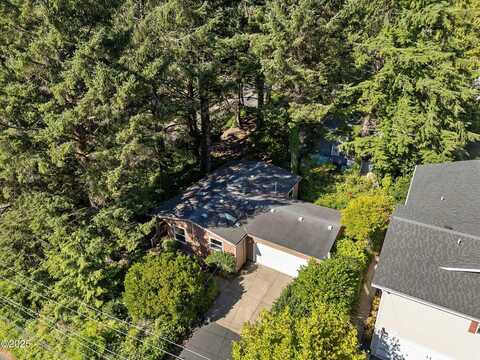 15 NE Spring Ave, Depoe Bay, OR 97341