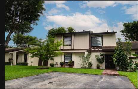 12732 SW 68th Ter, Miami, FL 33183