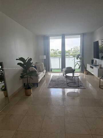 5091 NW 7th St, Miami, FL 33126
