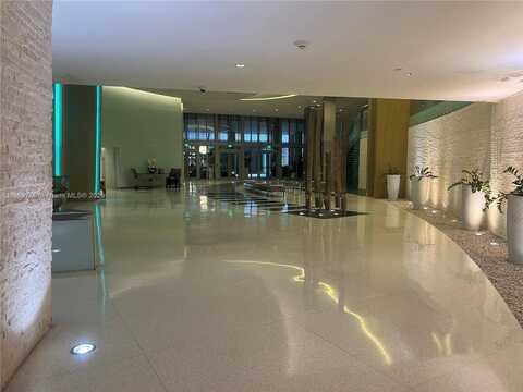 92 SW 3rd St, Miami, FL 33130