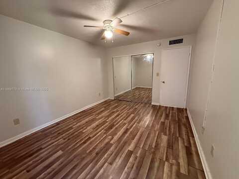 210 Fontainebleau Blvd, Miami, FL 33172