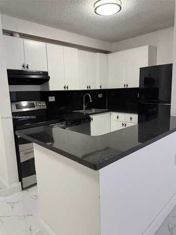 7010 NW 179th St, Hialeah, FL 33015