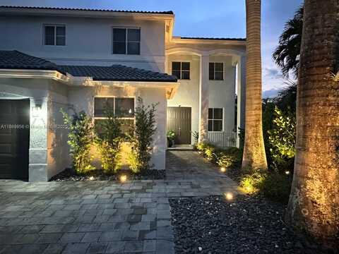 1063 Sunflower Cir, Weston, FL 33327