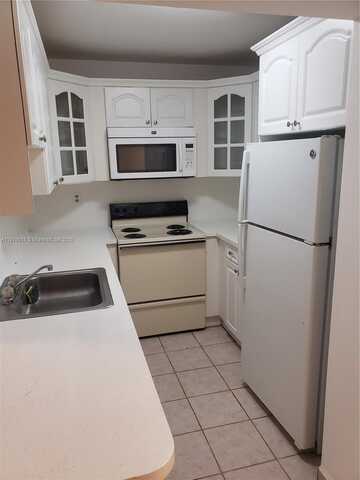 9682 Fontainebleau Blvd, Miami, FL 33172